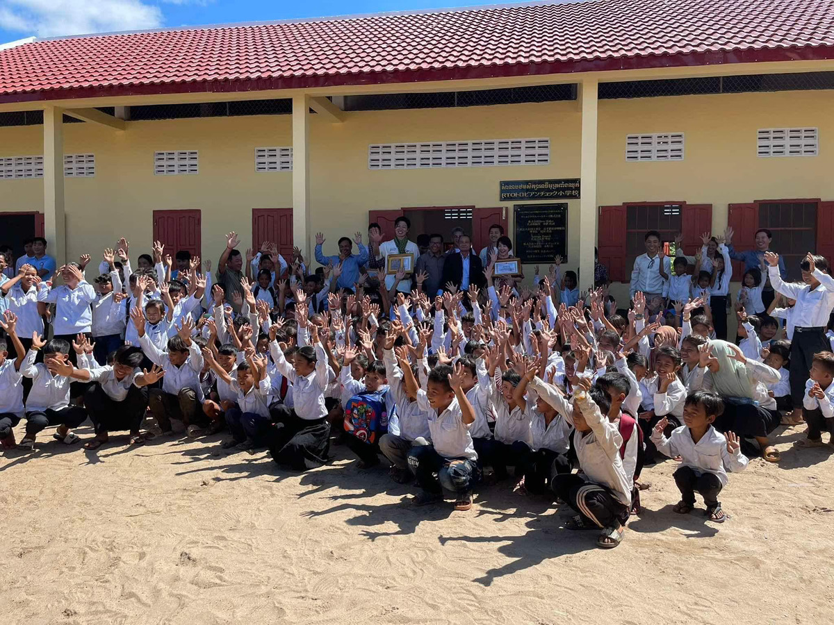 2024年学校寄贈（1校目）